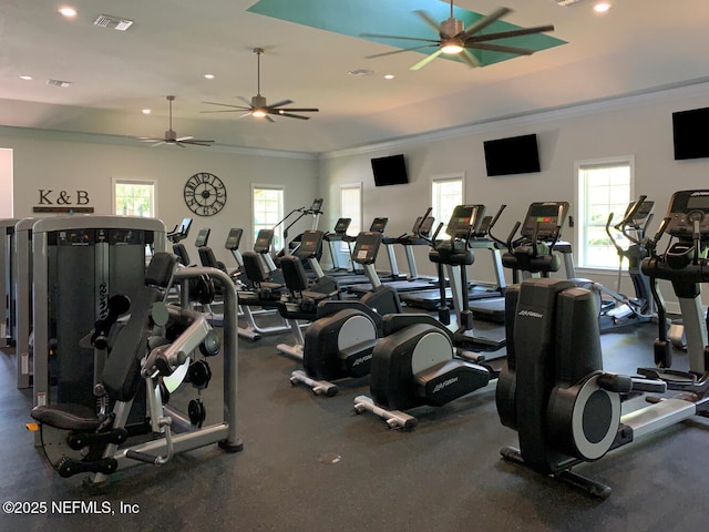 exercise room featuring recessed lighting, visible vents, crown molding, and ceiling fan