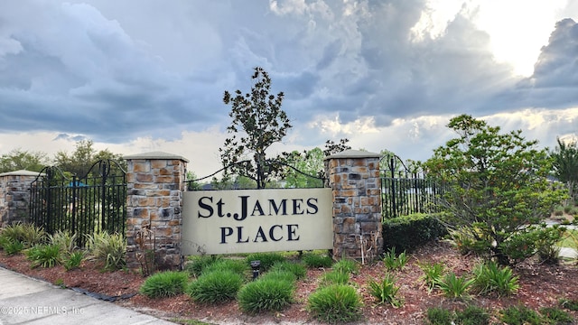 9087 Leicestershire Ct, Jacksonville, FL 32219 - community / neighborhood sign with fence