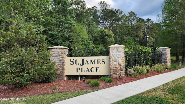 9087 Leicestershire Ct, Jacksonville, FL 32219 - community / neighborhood sign featuring fence