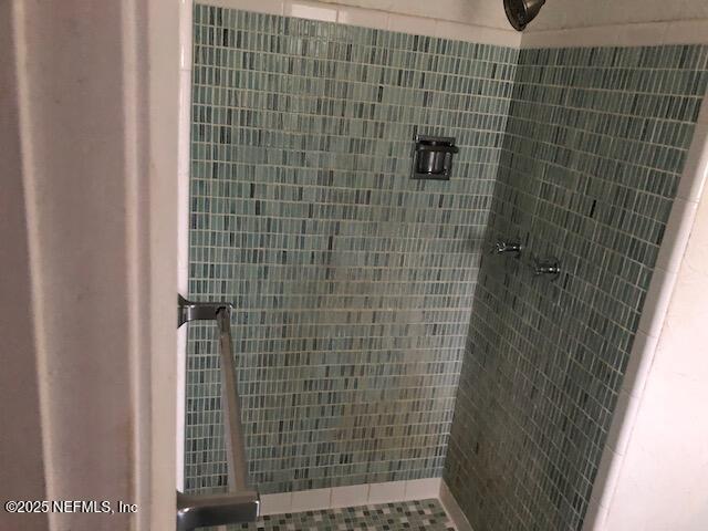 1130 Crown Dr, Jacksonville, FL 32221 - photo 17