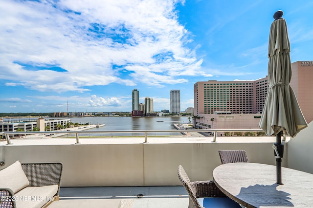 301 E Bay St Unit 405, Jacksonville, FL 32202 - balcony featuring a city view and a water view