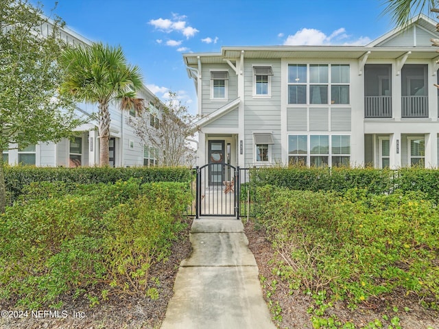 431 Crestview Dr, Ponte Vedra, FL 32081 - view of front of house featuring a gate