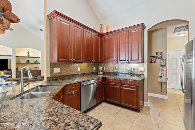 420 Chattan Way, Saint Johns, FL 32259 - kitchen featuring a sink, lofted ceiling, visible vents, and stainless steel appliances