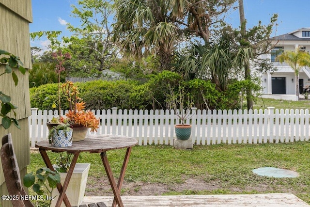 6960 Charles St, Saint Augustine, FL 32080 - view of yard featuring fence