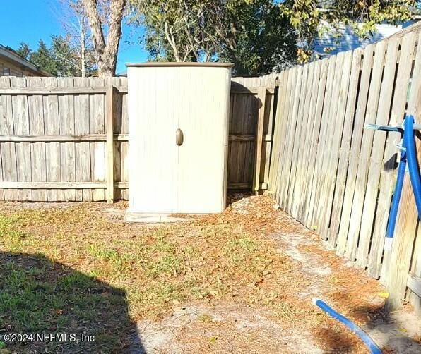 11775 Blueberry Ln, Macclenny, FL 32063 - view of outbuilding with fence