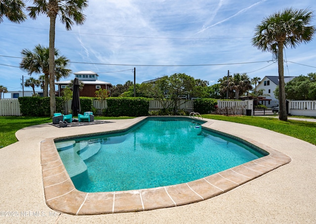 890 Beach Ave, Atlantic Beach, FL 32233 - view of pool featuring a patio, a fenced in pool, and fence private yard
