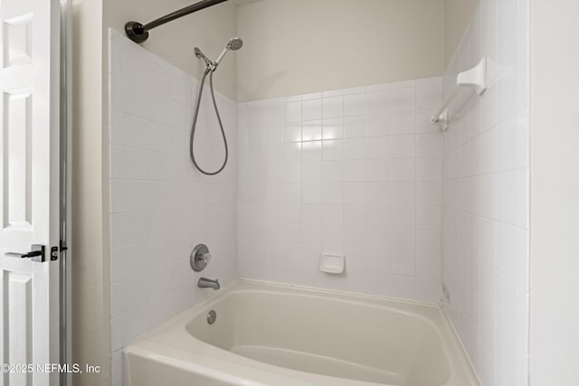 10961 Burnt Mill Rd Unit 622, Jacksonville, FL 32256 - bathroom with washtub / shower combination