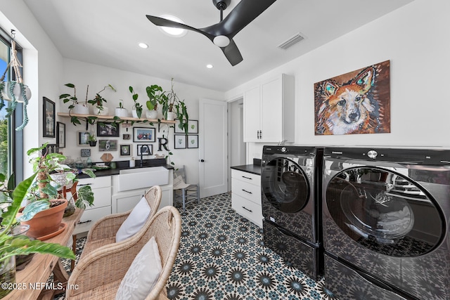 3516 1st St S, Jacksonville Beach, FL 32250 - laundry room with washer and dryer, a ceiling fan, a sink, laundry area, and visible vents