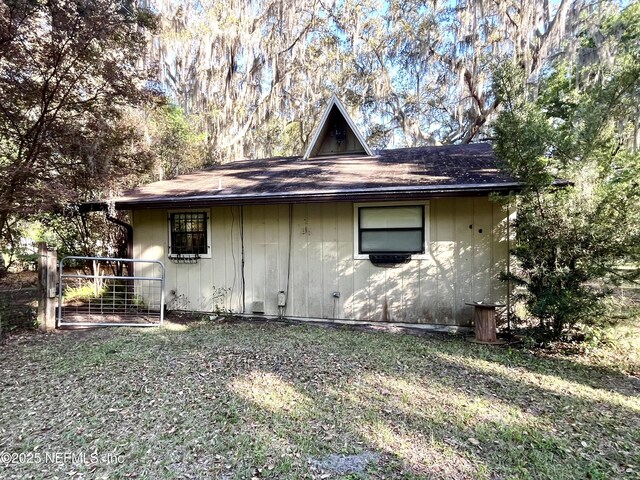 510 W Hillsborough Ave, Florahome, FL 32140 - exterior space with roof with shingles