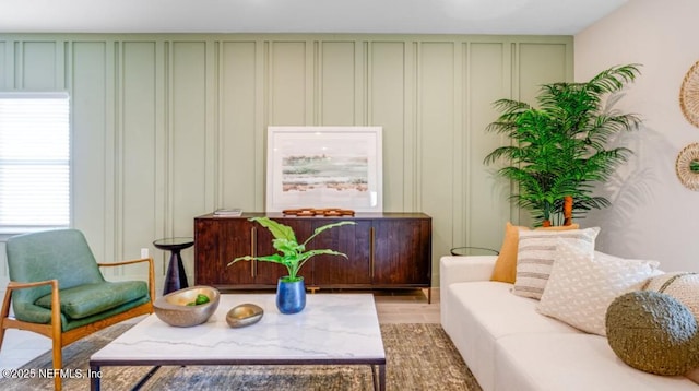 2781 Seasons Rd, Green Cove Springs, FL 32043 - living area with a decorative wall