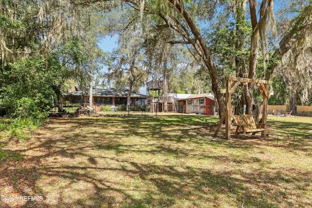5822 Silver Sands Cir, Keystone Heights, FL 32656 - view of yard with fence