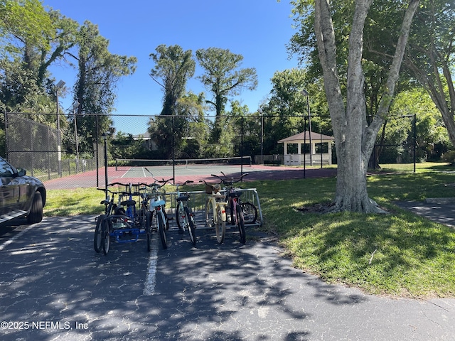 929 Seashell Ln, Ponte Vedra Beach, FL 32082 - view of property's community with fence and a tennis court