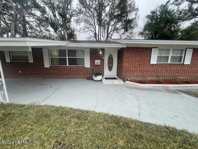 4123 Piper Dr, Jacksonville, FL 32207 - view of front of home with brick siding