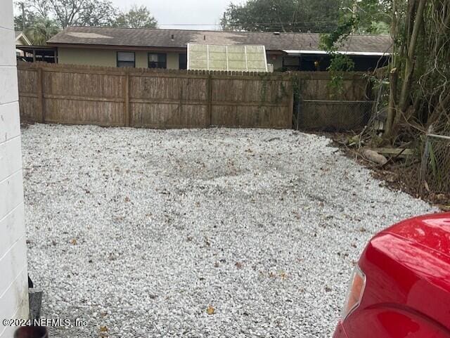 4123 Piper Dr, Jacksonville, FL 32207 - view of yard with fence