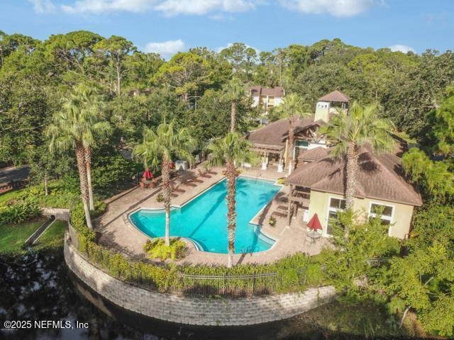 810 Sandpiper Ln, Ponte Vedra Beach, FL 32082 - pool with a patio area