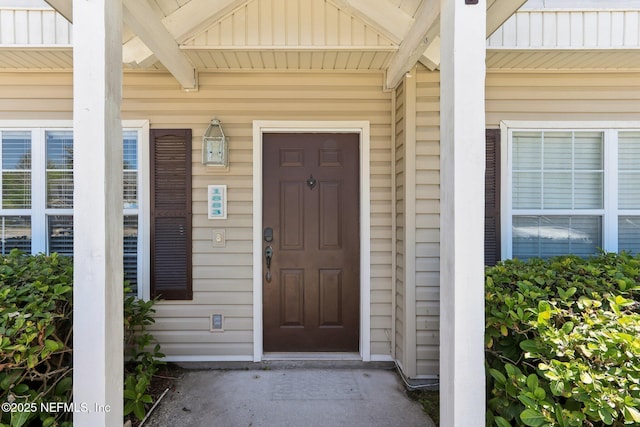 entrance to property with covered porch