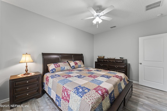 3422 Oglebay Dr, Green Cove Springs, FL 32043 - bedroom featuring visible vents, ceiling fan, and wood finished floors