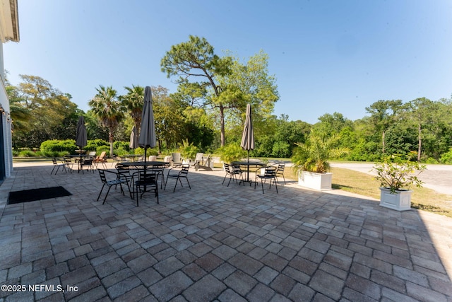 3422 Oglebay Dr, Green Cove Springs, FL 32043 - view of patio / terrace with outdoor dining space