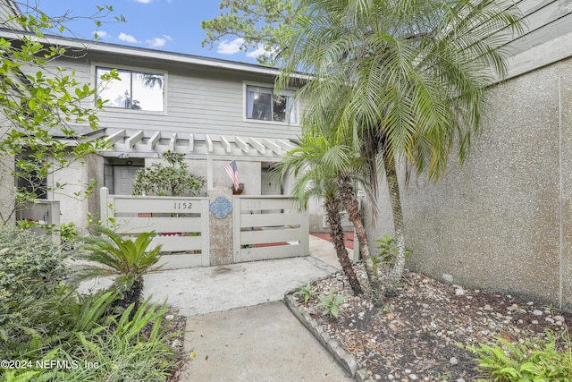 view of front of house with stucco siding