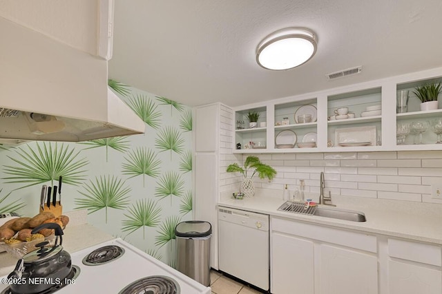4334 Plaza Gate Ln S Unit 202, Jacksonville, FL 32217 - interior space featuring visible vents, open shelves, white appliances, light countertops, and a sink