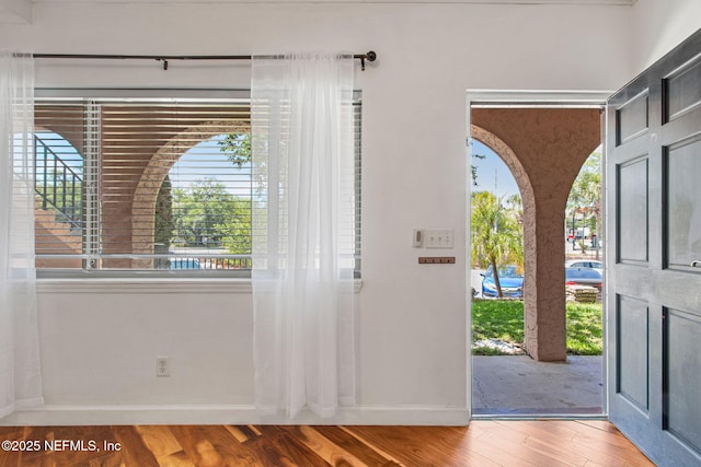 5375 Ortega Farms Blvd Unit 711, Jacksonville, FL 32210 - foyer featuring wood finished floors and baseboards