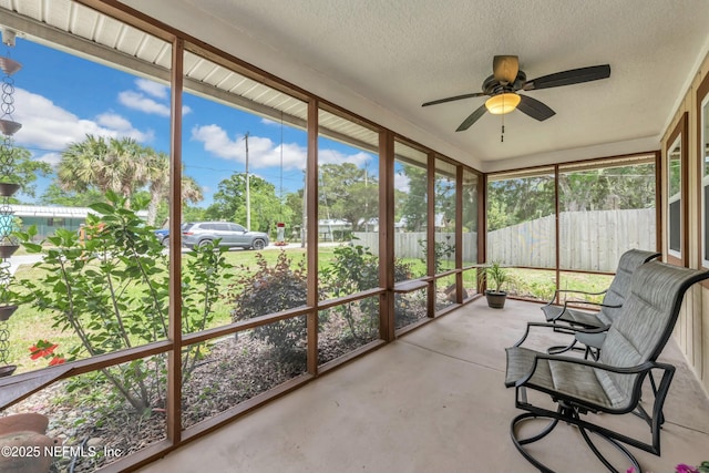2925 Bradford St, Saint Augustine, FL 32084 - sunroom featuring a ceiling fan