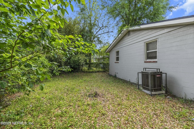 1585 W 31st St, Jacksonville, FL 32209 - view of yard featuring central AC unit