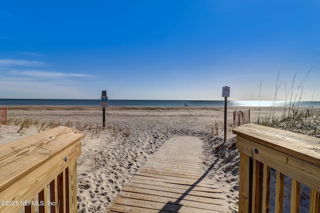 548 Sea Island Dr, Fernandina Beach, FL 32034 - surrounding community featuring view of water and beach