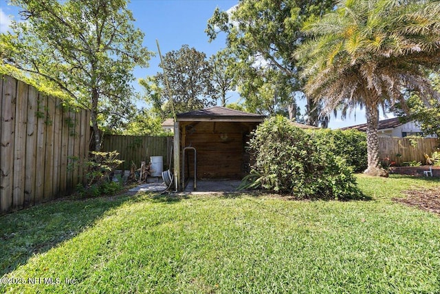 view of yard featuring a fenced backyard
