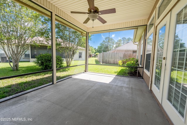 3099 Five Oaks Ln, Green Cove Springs, FL 32043 - unfurnished sunroom featuring a ceiling fan