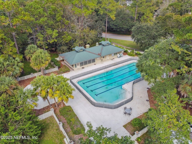 6230 Highlands Ct, Ponte Vedra Beach, FL 32082 - aerial view of property and surrounding area featuring a pool area