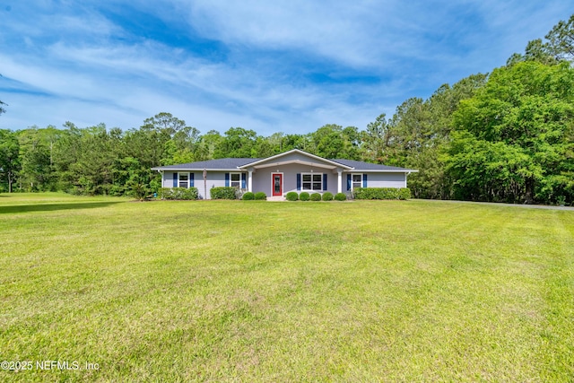 ranch-style home with a front yard