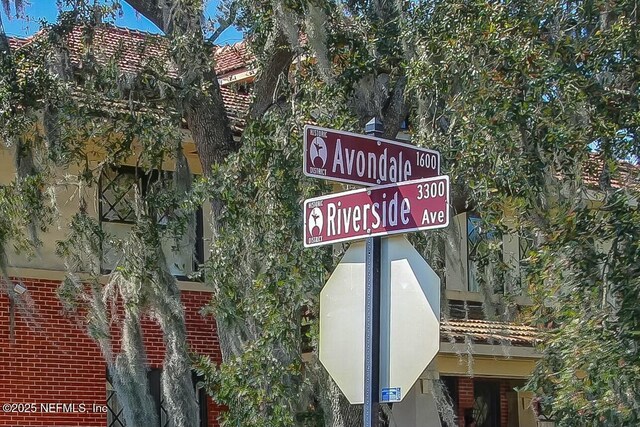 2234 Forbes St, Jacksonville, FL 32204 - details with stucco siding