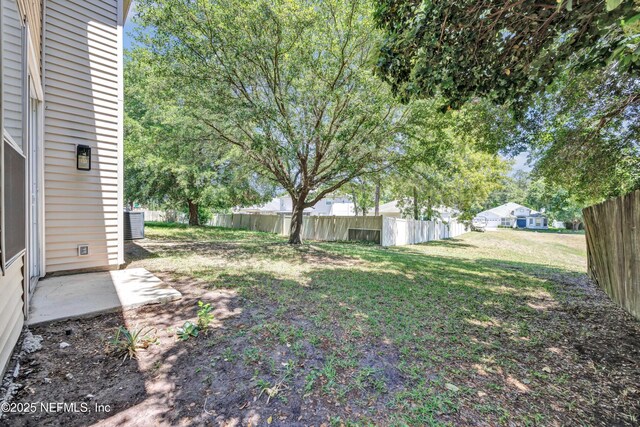 1829 Creekview Dr, Green Cove Springs, FL 32043 - view of yard with fence