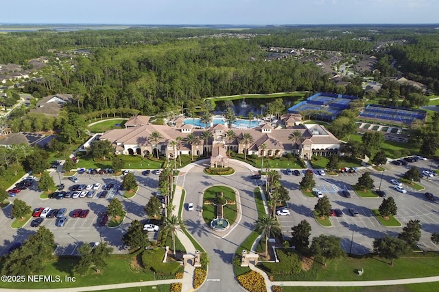 bird's eye view with a view of trees