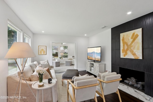 1407 Palmer Ter, Jacksonville, FL 32207 - living room featuring recessed lighting, plenty of natural light, and baseboards