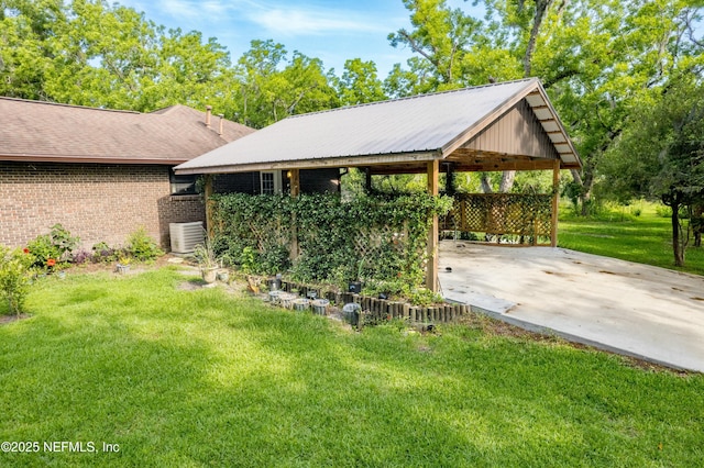 exterior space with driveway