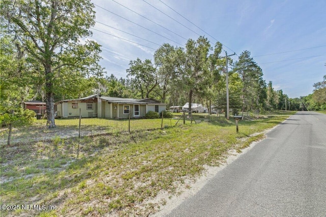 670 Hillsborough Ave, Florahome, FL 32140 - view of front facade featuring a front lawn
