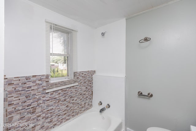 1488 W 5th St, Jacksonville, FL 32209 - full bath featuring toilet and a bathing tub