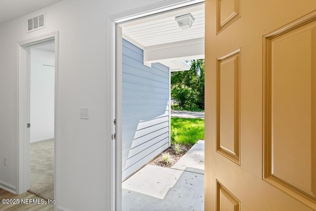 entryway featuring visible vents