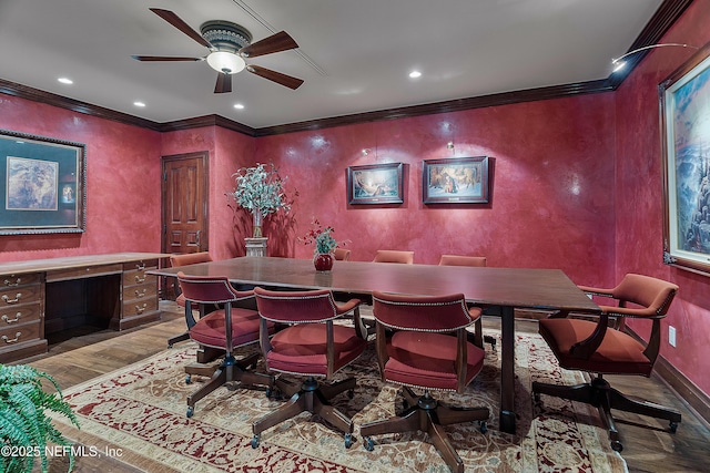 dining room featuring crown molding, a ceiling fan, light wood-type flooring, baseboards, and recessed lighting