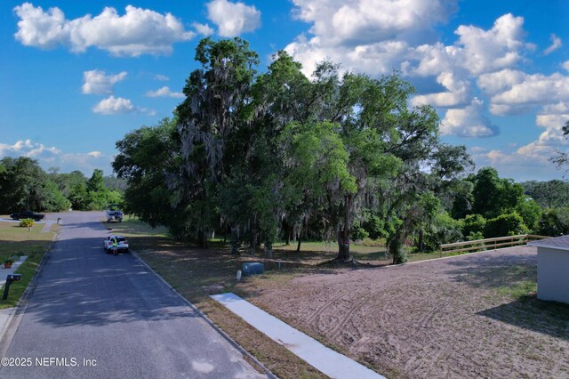 204 Village Dr, Welaka, FL 32193