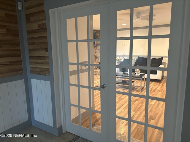 6050 Carrevero Dr S, Jacksonville, FL 32216 - detailed view of a ceiling fan