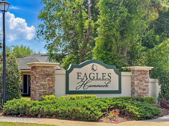 view of community / neighborhood sign
