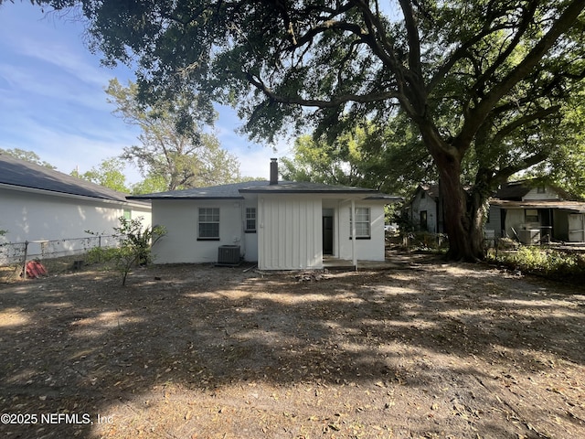 3128 Phyllis St, Jacksonville, FL 32205 - back of property with fence and cooling unit