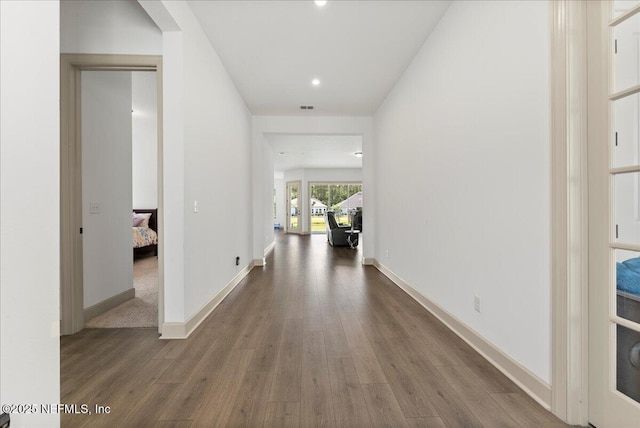 982 Oakland Hills Ave, Middleburg, FL 32068 - hall featuring recessed lighting, baseboards, visible vents, and wood finished floors