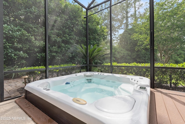 1576 Linkside Dr, Fleming Island, FL 32003 - sunroom featuring a hot tub