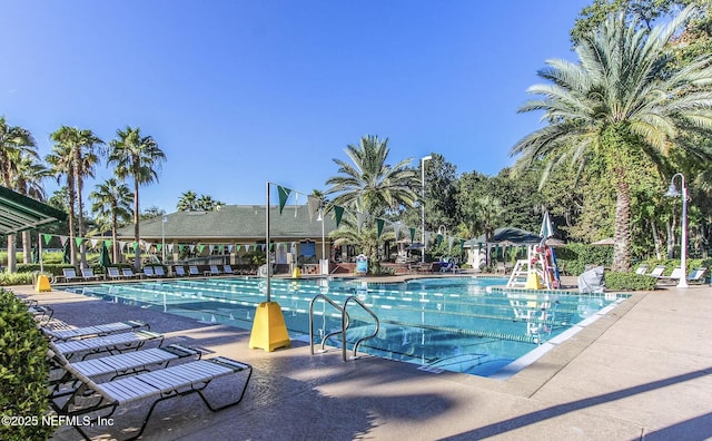 2427 Green Glade Ct, Fleming Island, FL 32003 - community pool featuring a water slide