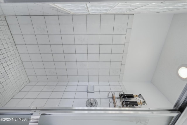 bathroom with a washtub