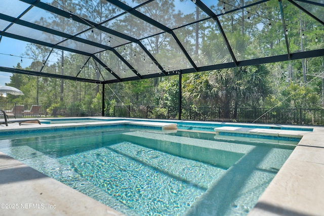 290 Marquesa Cir, Saint Johns, FL 32259 - view of pool with a pool with connected hot tub and fence